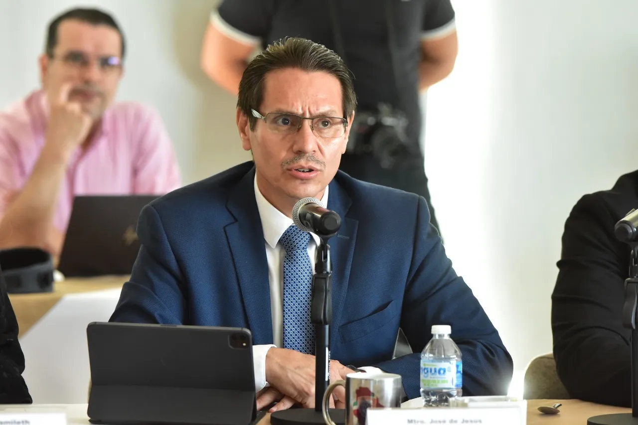 Reducen deuda estatal en 6 mil mdp
