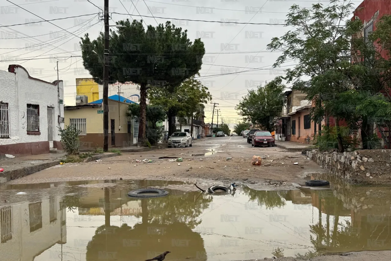 Lluvias dejan calles intransitables; hoy se prevén más tormentas