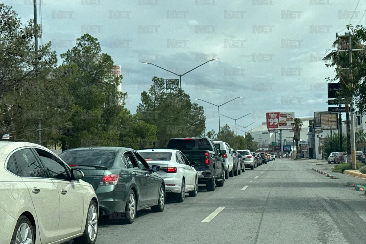 Fila del puente Libre se extiende hasta Hermanos Escobar