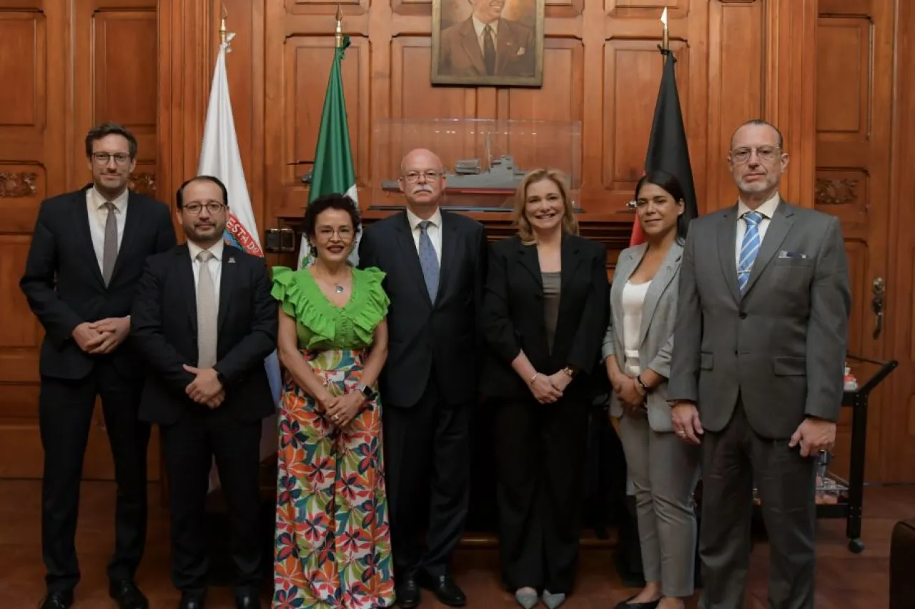 Maru Campos fortalece vínculos con Alemania en reunión con embajador