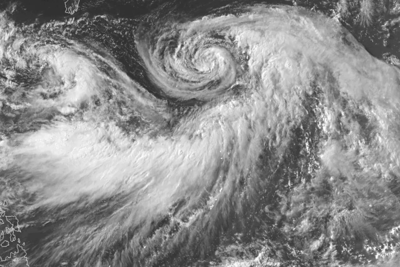 Iona se fortalece a huracán categoría 3 en el Pacífico central al sur de Hawai