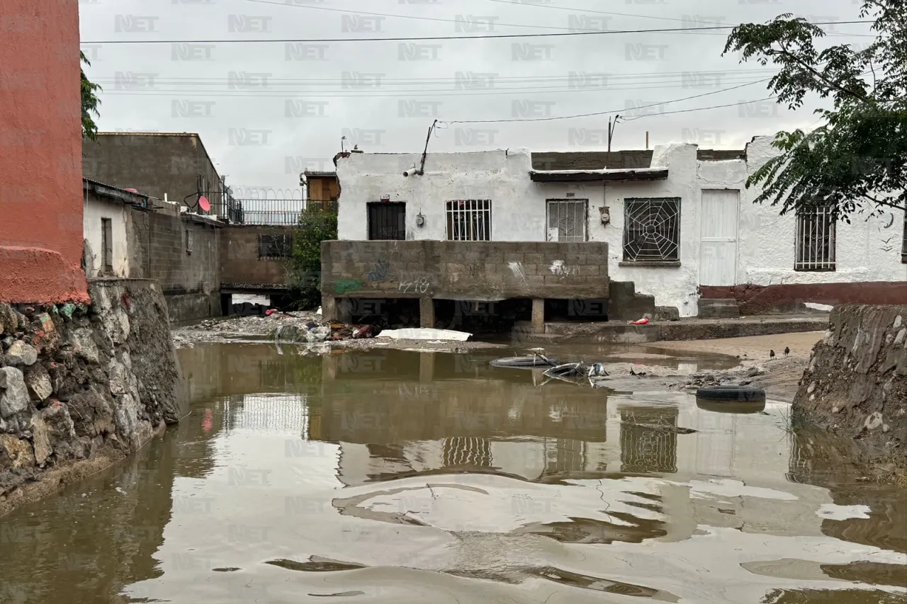 Lluvias dejan calles intransitables; hoy se prevén más tormentas