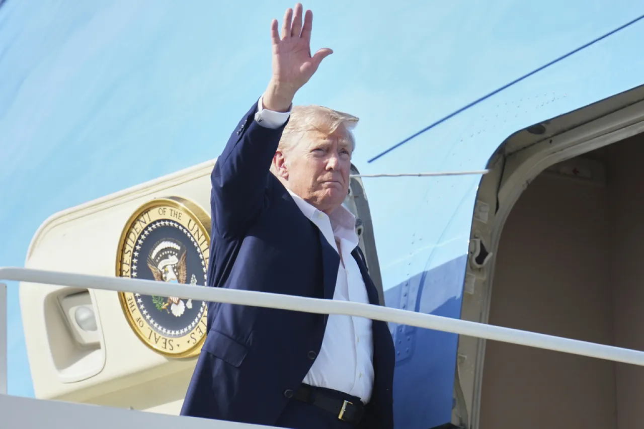 Trump afirma que Epstein se 'robó' a jóvenes del spa de Mar-a-Lago