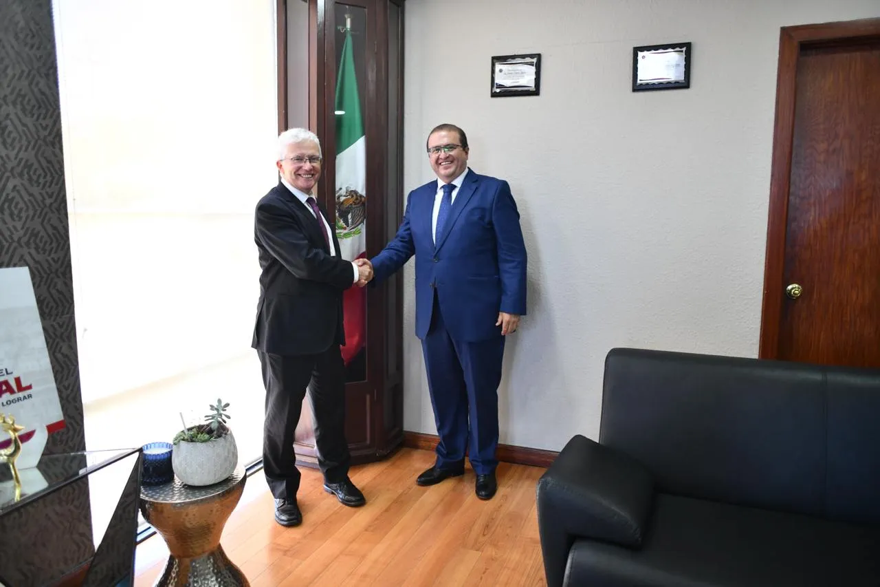 Visita cónsul general de EU a alcalde de Parral
