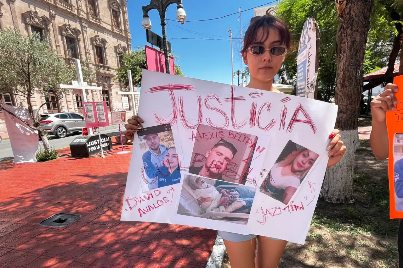 Piden justicia para Jesús Alejandro, joven quemado por ataque de celos