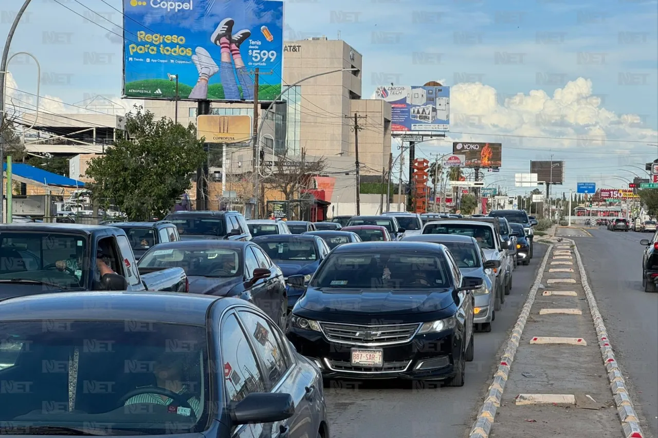 Embotellamiento por falla de semáforo en Puente al Revés desquicia a guiadores