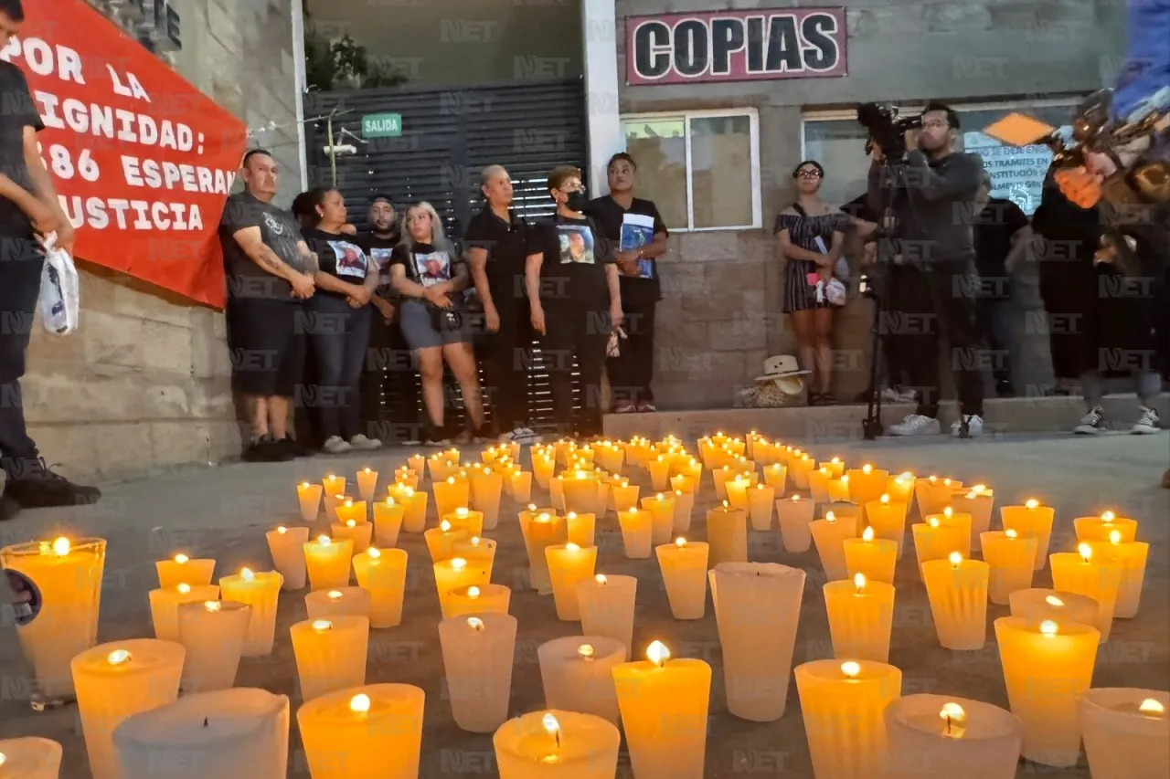 Colectivo honra con veladoras a víctimas del Crematorio Plenitud