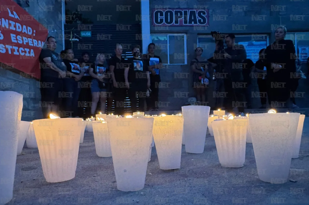 Colectivo honra con veladoras a víctimas del Crematorio Plenitud