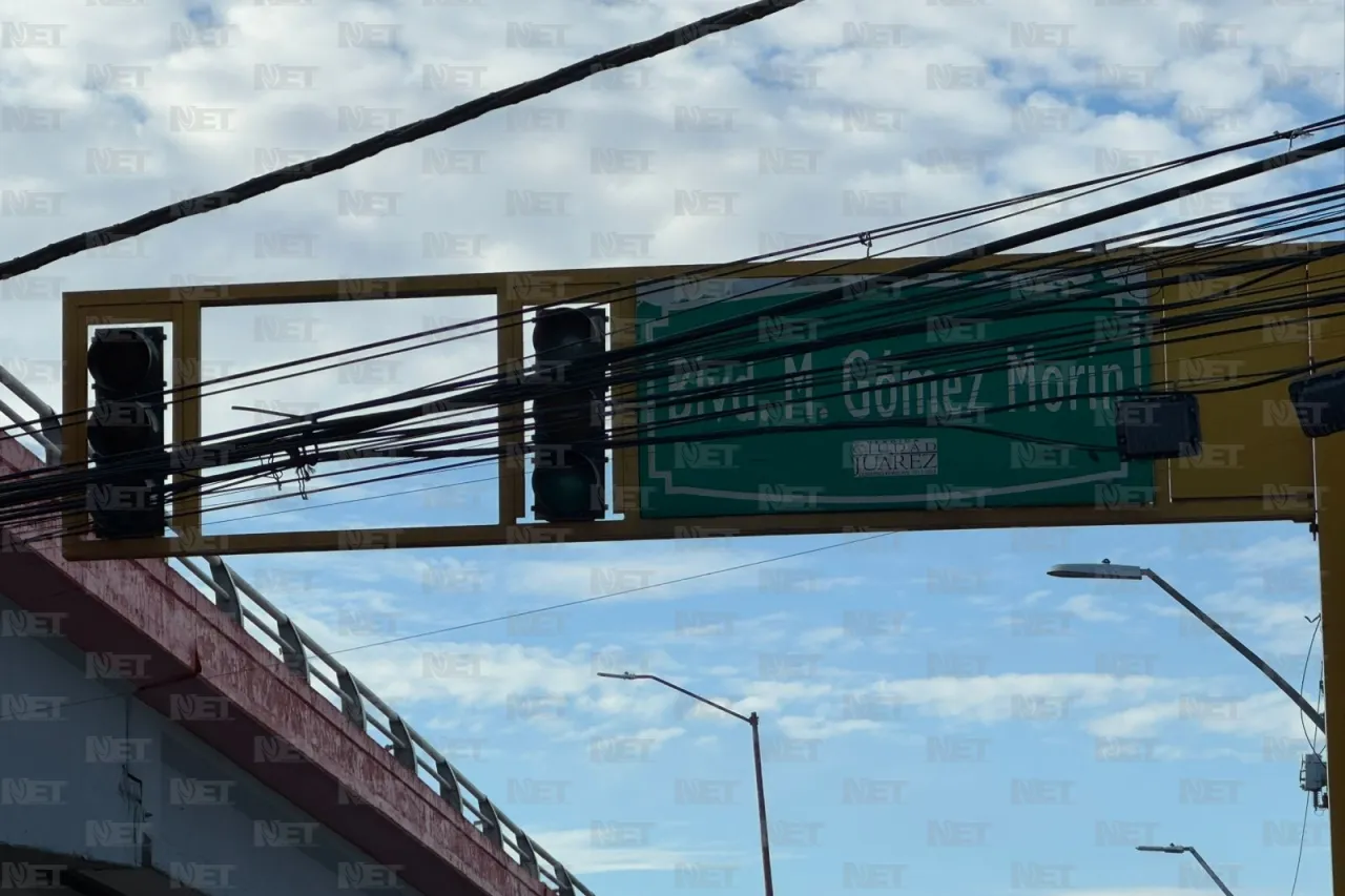 Embotellamiento por falla de semáforo en Puente al Revés desquicia a guiadores