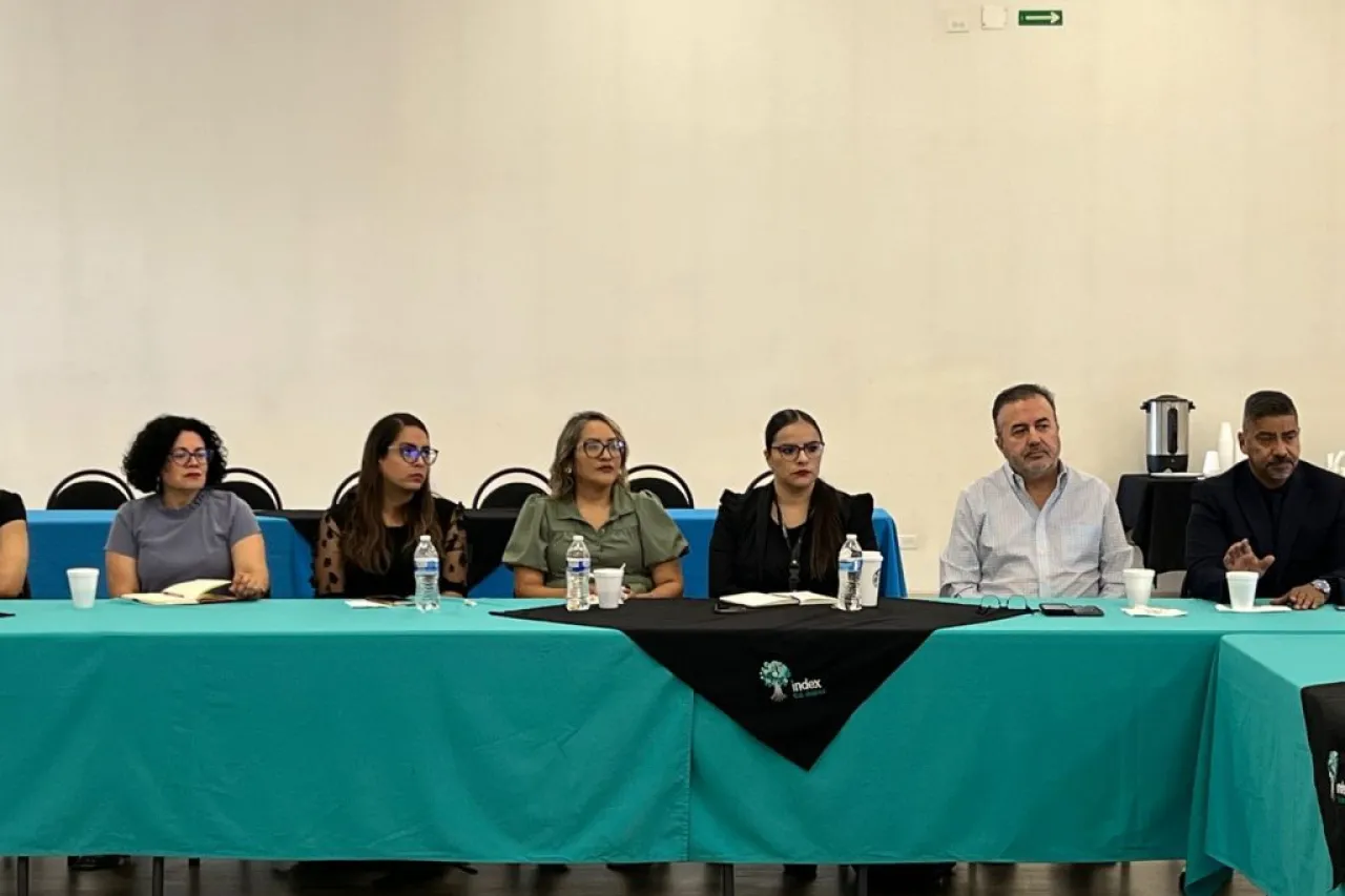 Presentan a maquiladora en Juárez detalles de la iniciativa 'Hecho en México'