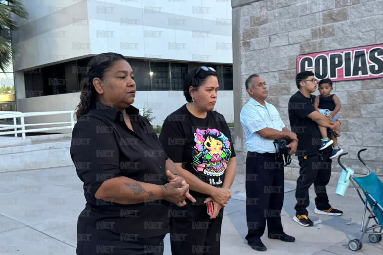 Colectivo honra con veladoras a víctimas del Crematorio Plenitud