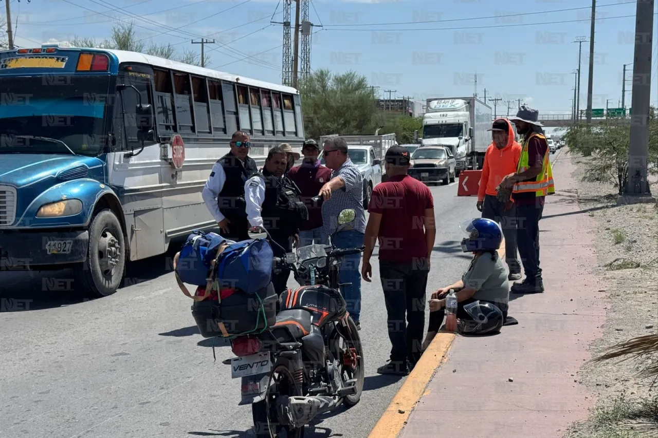 Pareja queda lesionada tras derrapar en motocicleta en el bulevar Independencia