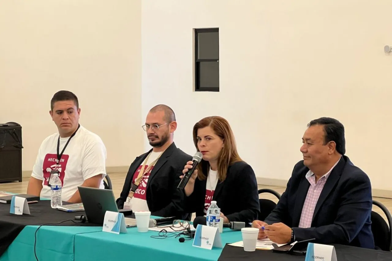 Presentan a maquiladora en Juárez detalles de la iniciativa 'Hecho en México'