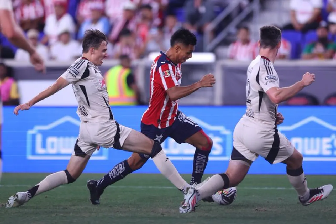 Chivas cae en el último suspiro ante NY Red Bulls en la Leagues Cup 2025