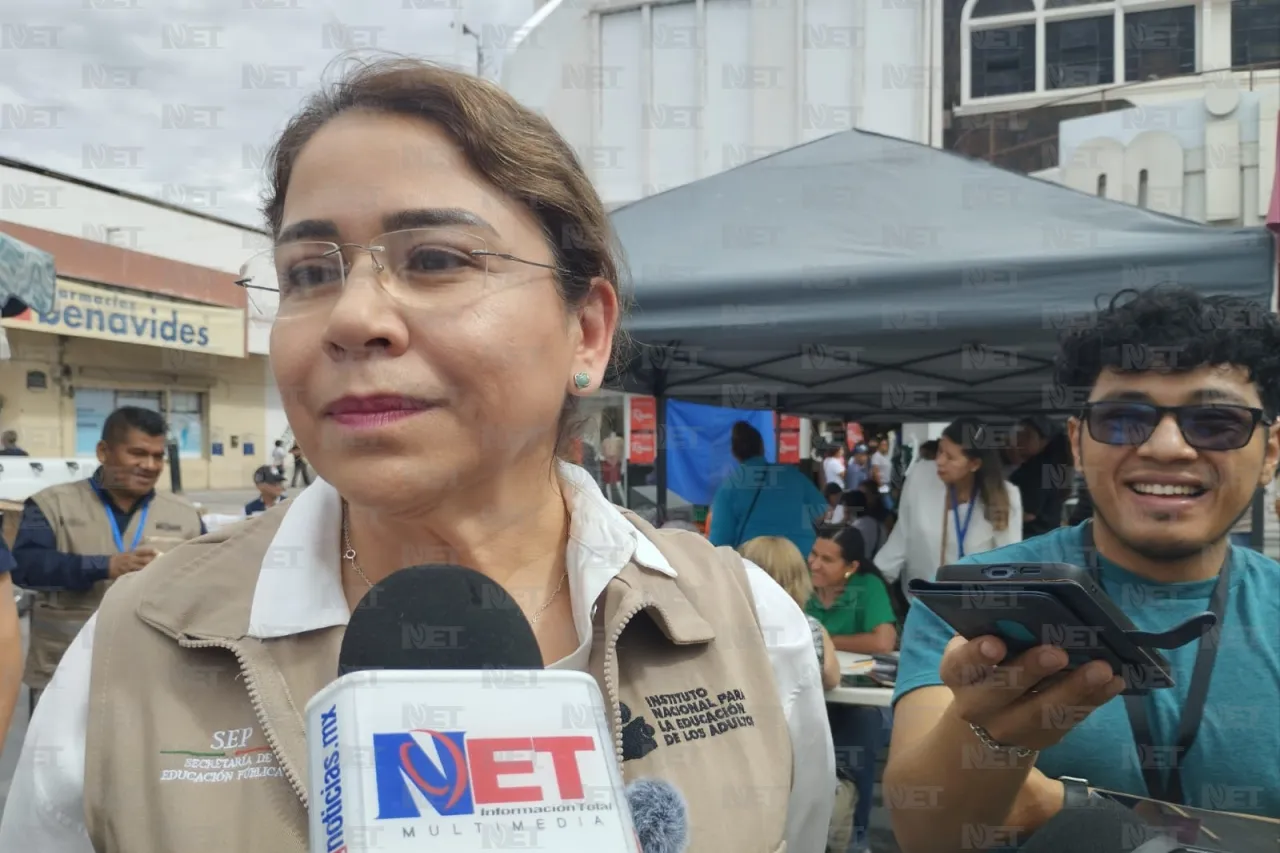 Entrega Ichea certificado de primaria y secundaria con un solo examen