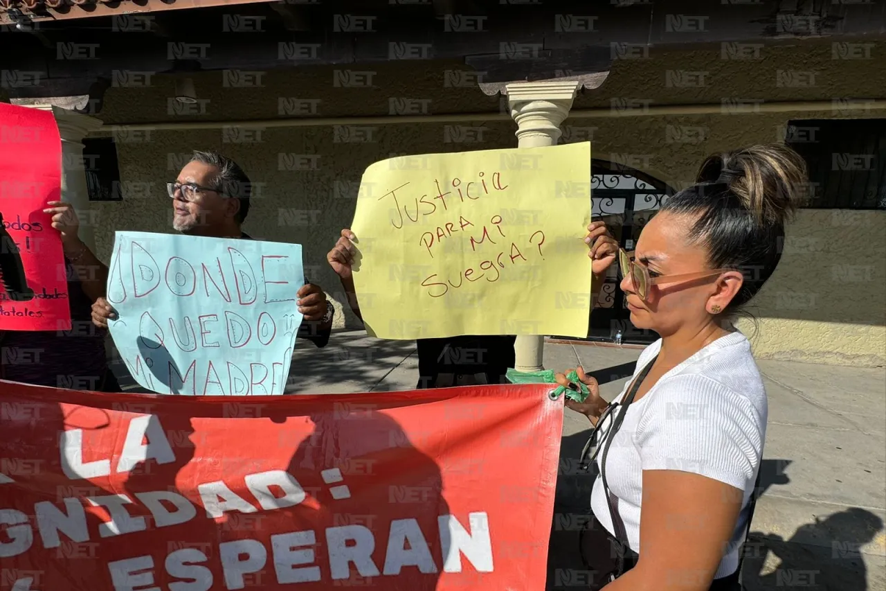 Protestan en capillas Protecto-deco por presunto fraude en cremaciones