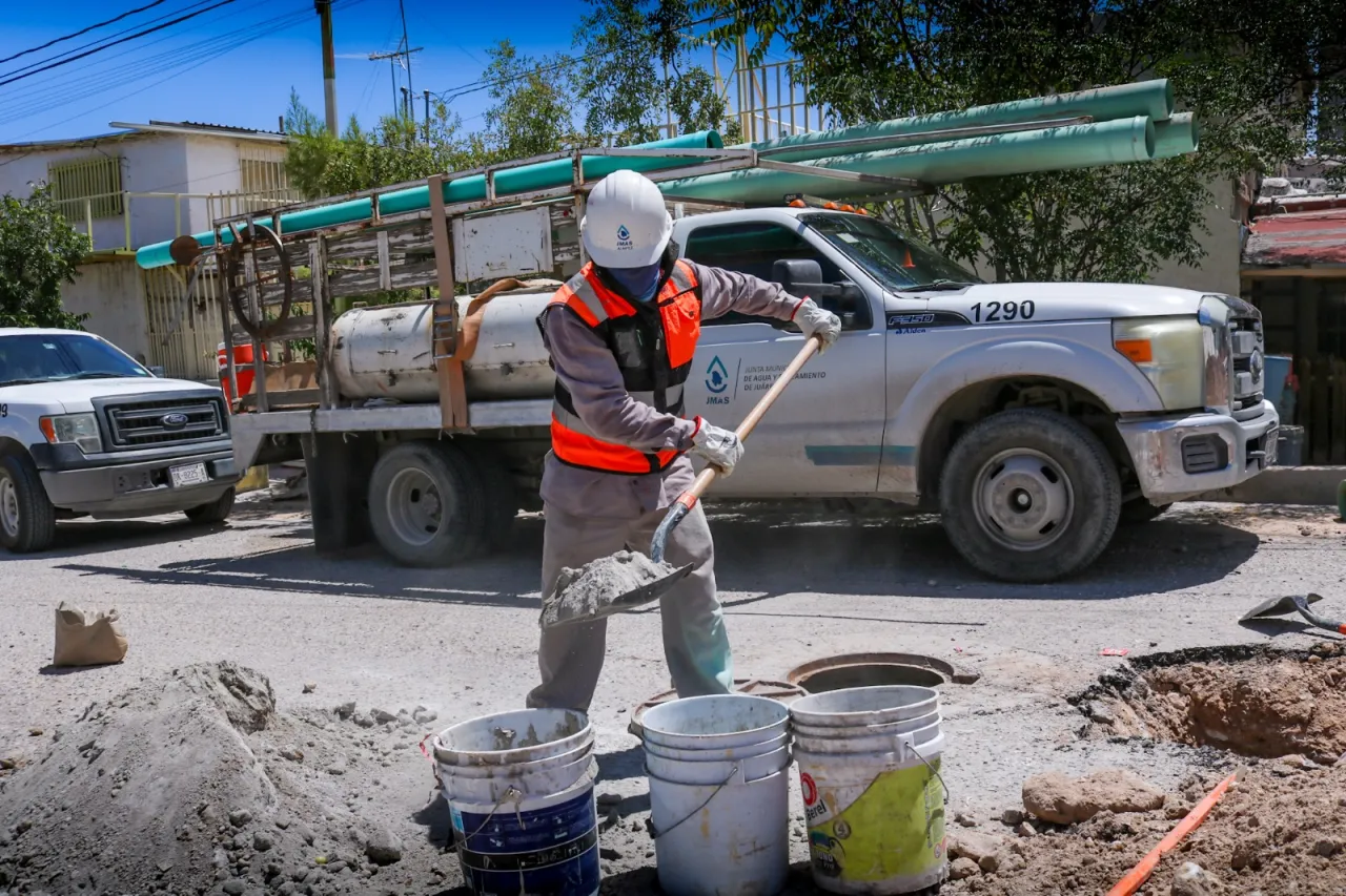Reliza JMAS reparación de 3 hundimientos en la Hermenegildo Galeana