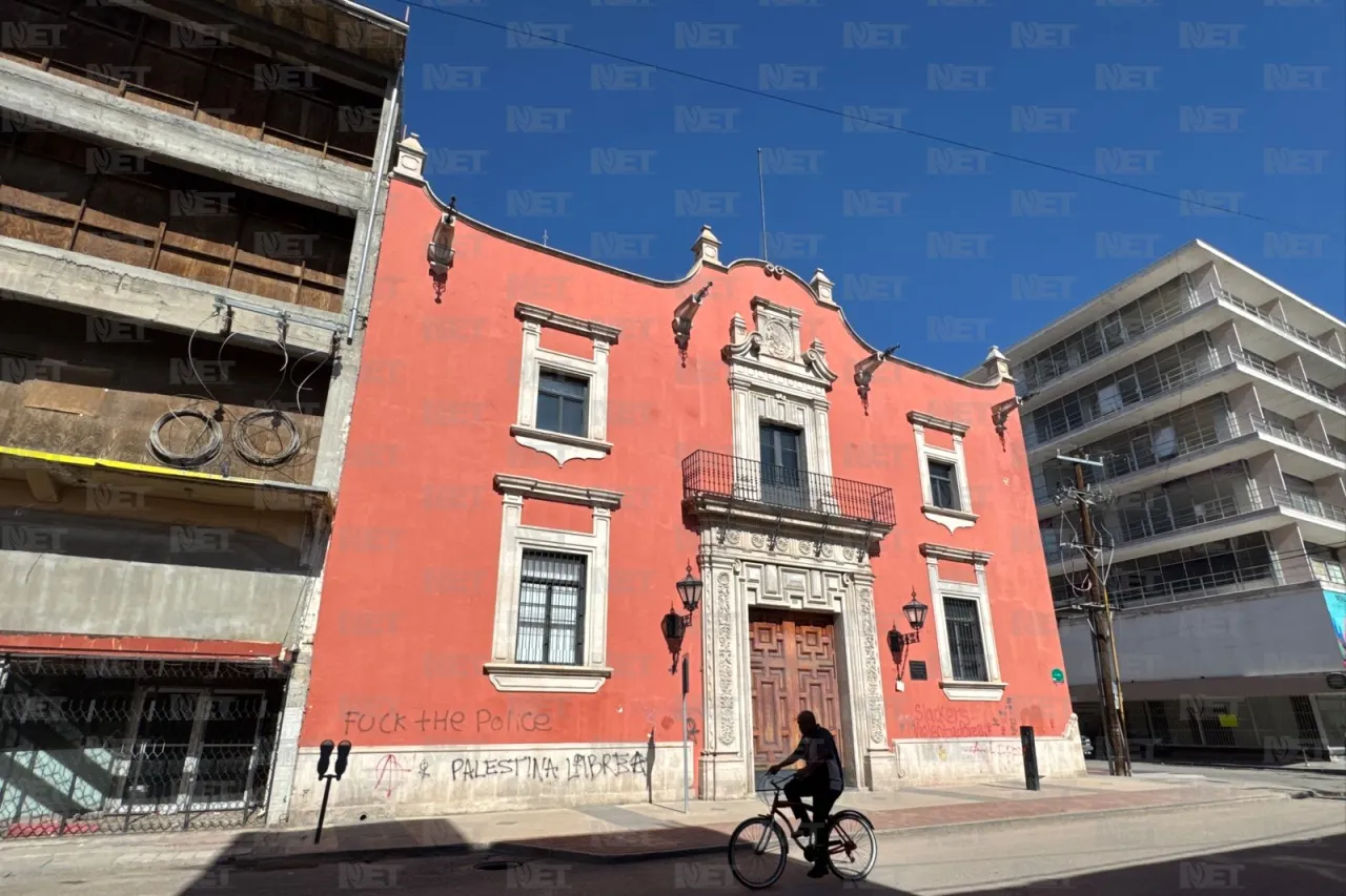 Edificio de Correos vandalizado tras remodelación