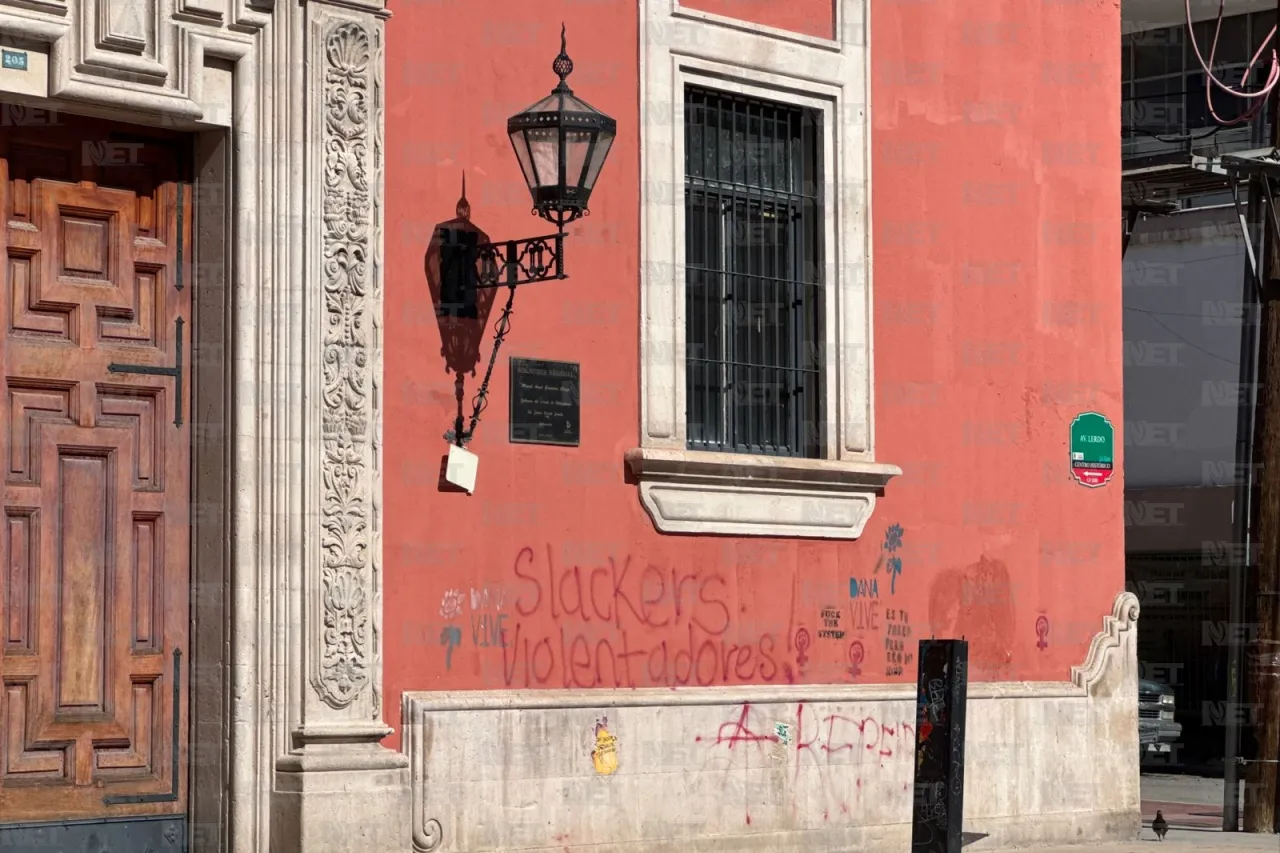 Edificio de Correos vandalizado tras remodelación