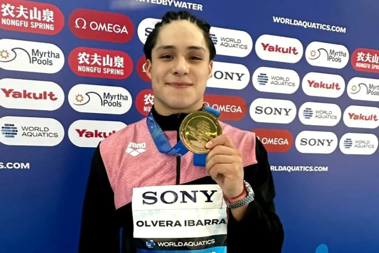 Mexicano Osmar Olvera rompe dominio chino y gana oro mundial en clavados