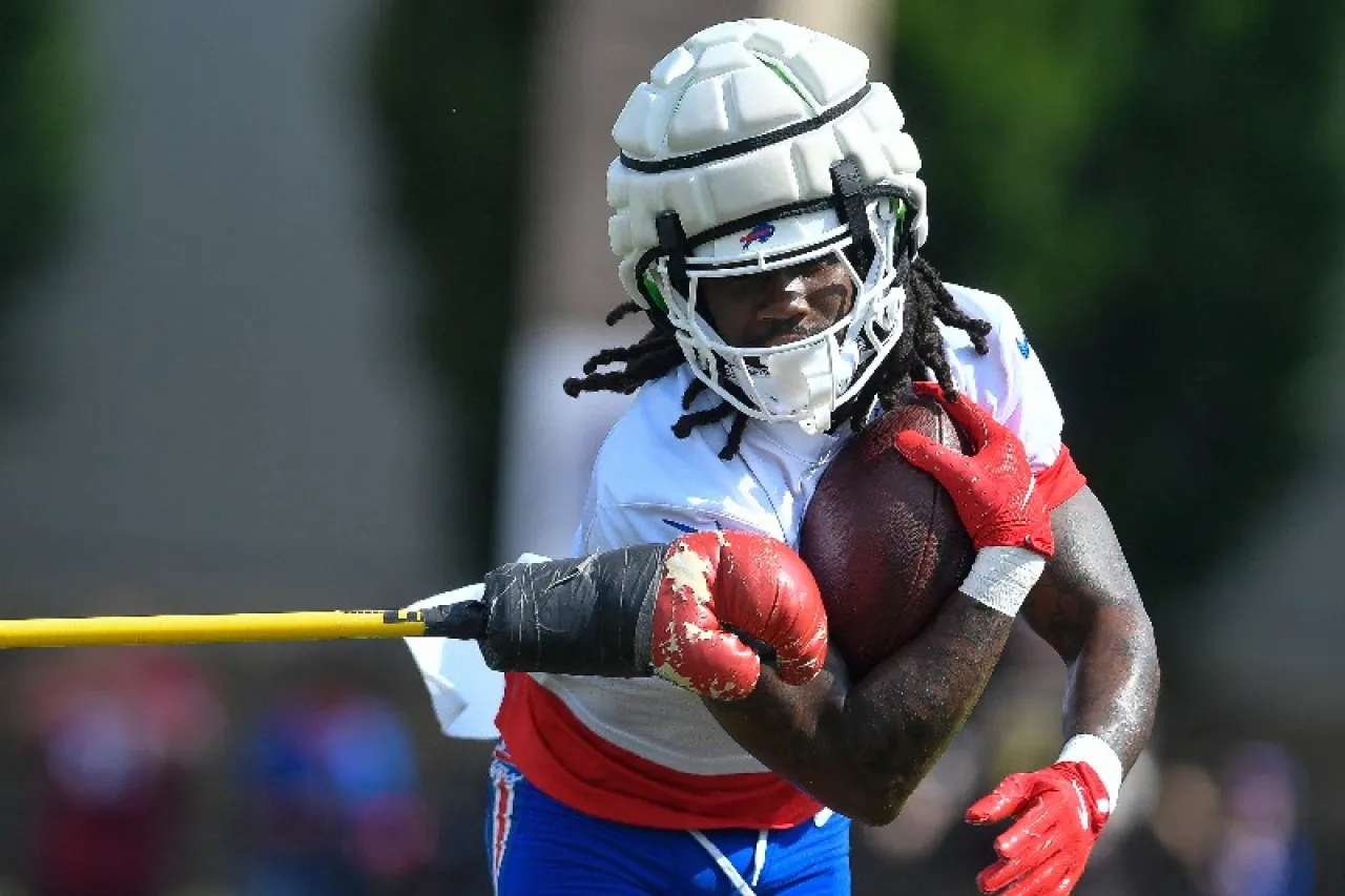 Bills: Se vuelve a ausentar James Cook de pretemporada por disputa contractual