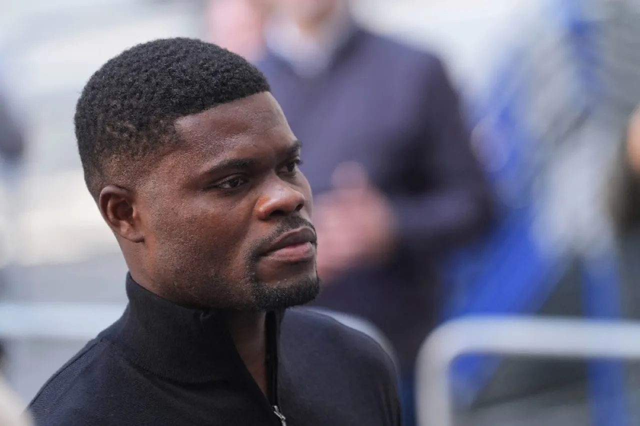 Dejan en libertad condicional a Thomas Partey en caso por violación