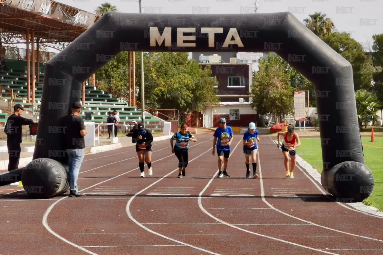 Juárez corre en la Milla Sport Fest en el Estadio 20 de Noviembre