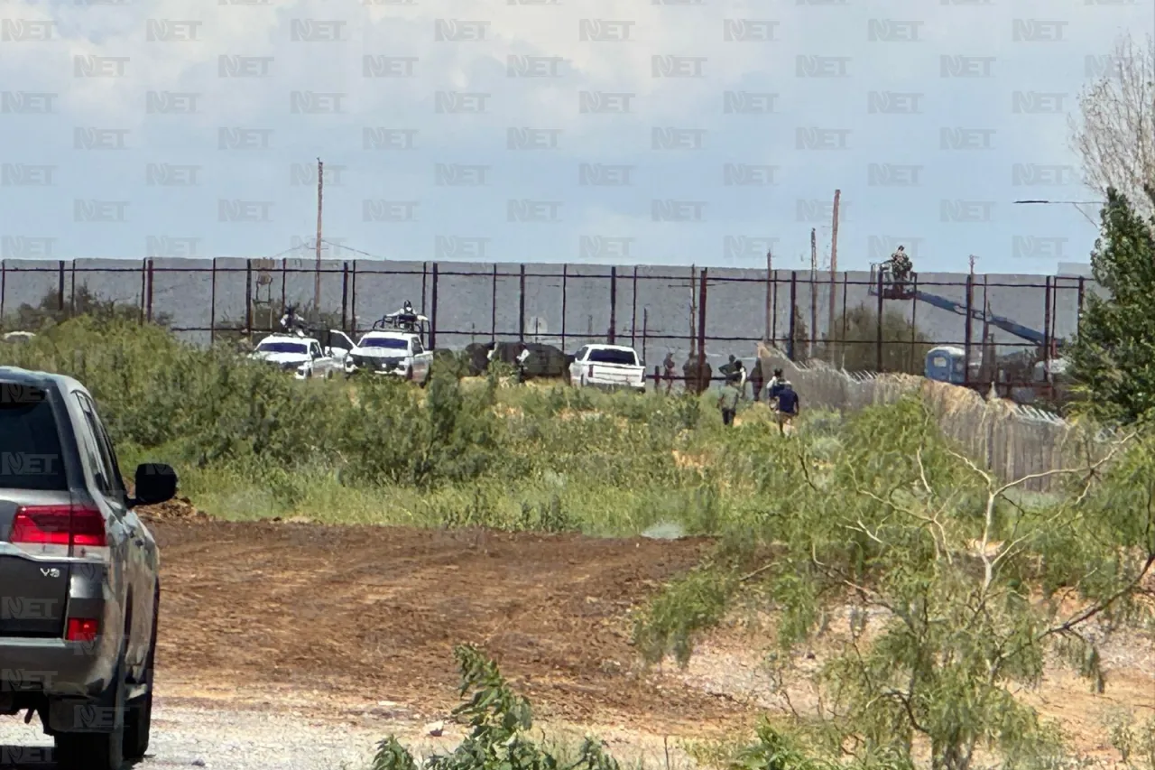 Recorre Kristi Noem muro fronterizo en Jerónimo - Santa Teresa