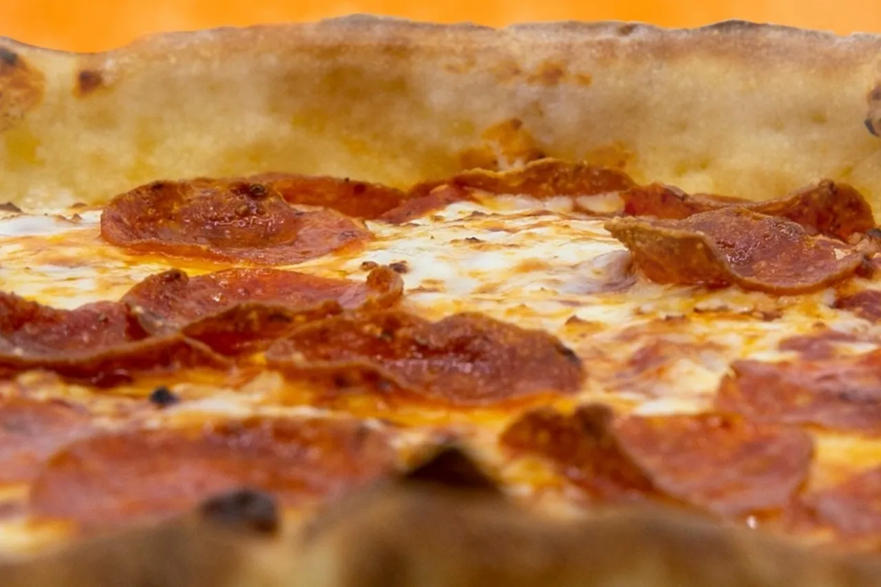 Confirma pizzería promoción a 5 pesos; se realizará estos días