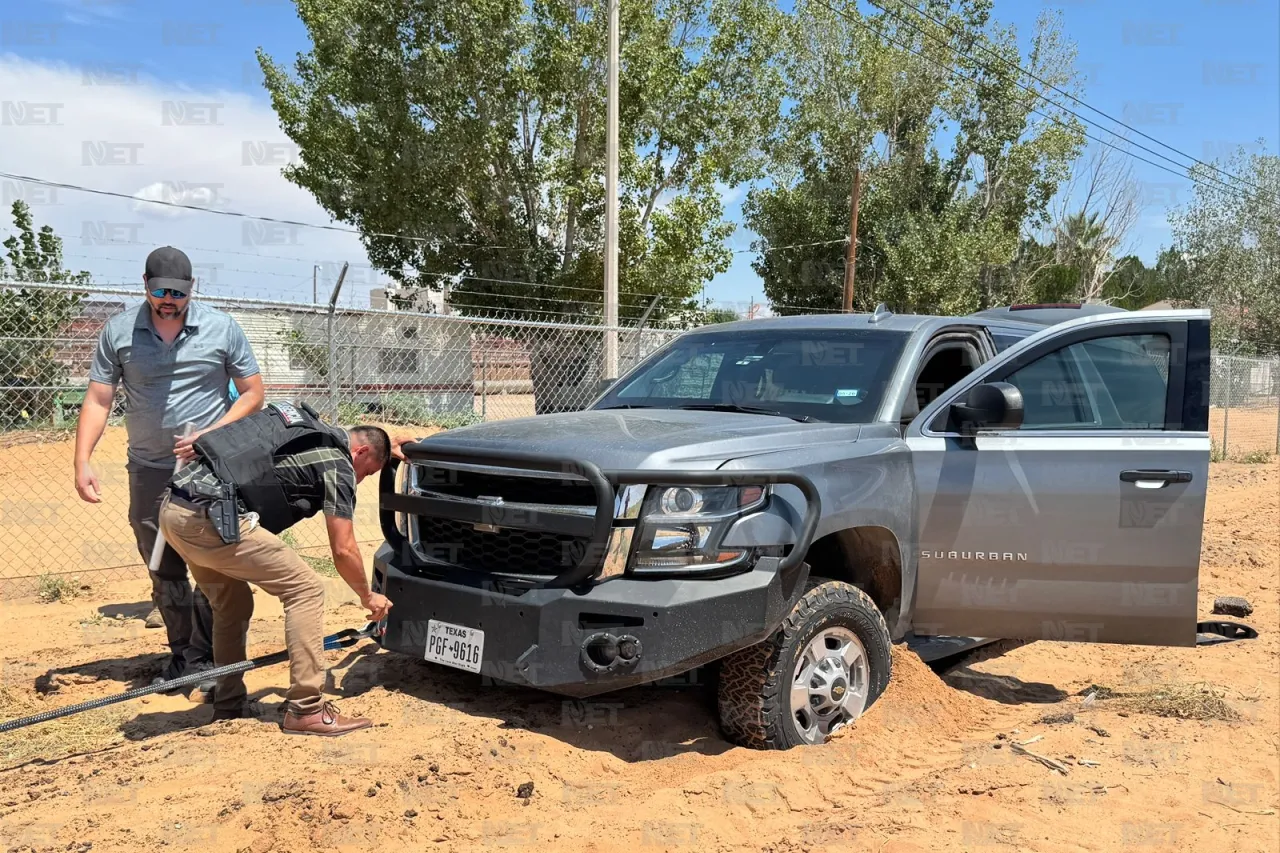 Recorre Kristi Noem muro fronterizo en Jerónimo - Santa Teresa
