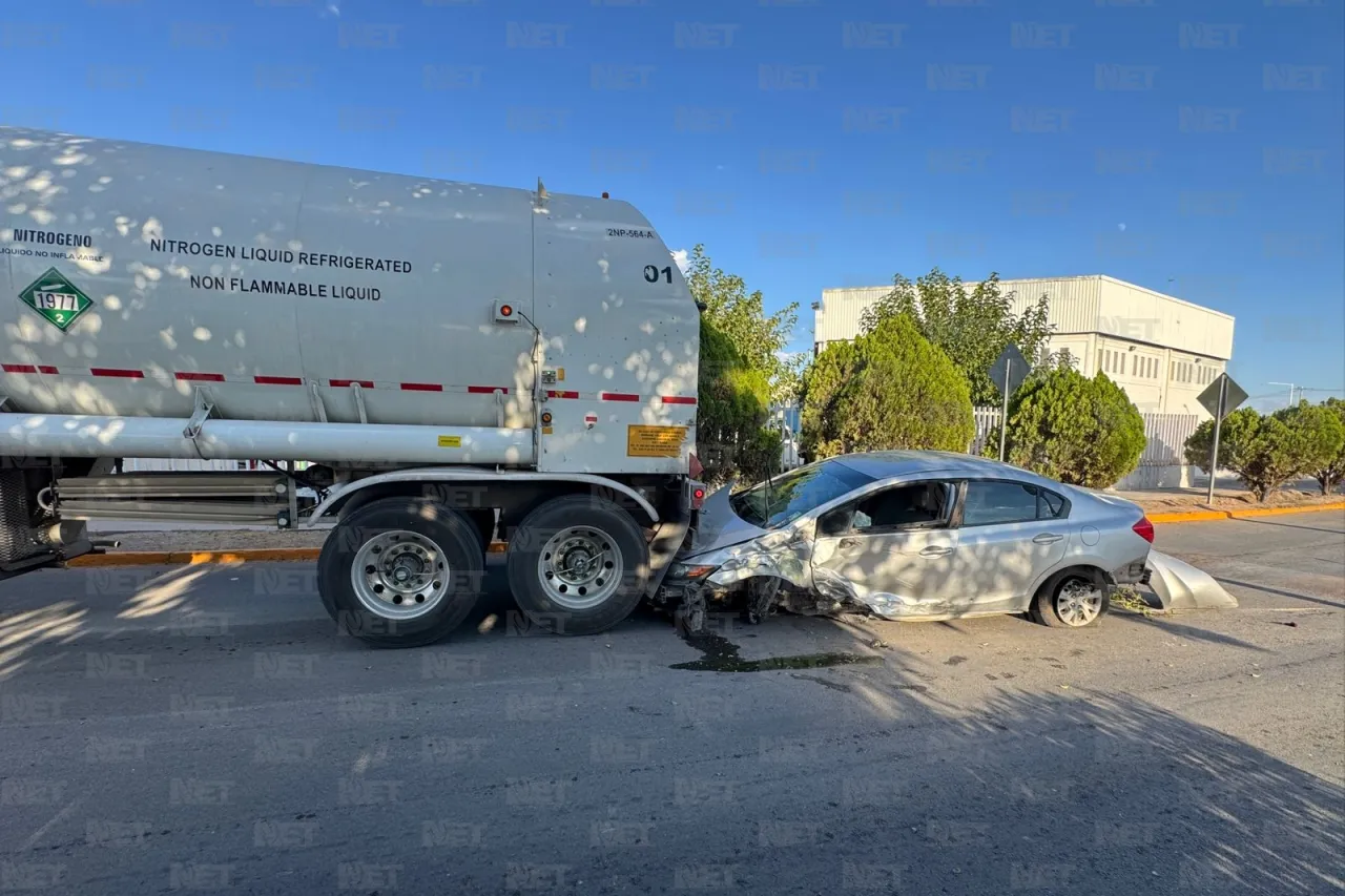 Intento de 'carjacking' termina en persecución y choque