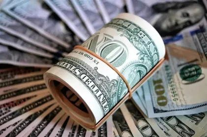 Cae el dólar