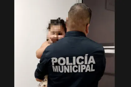 Hallan a niña de 3 años sola en la calle; la resguardan 
