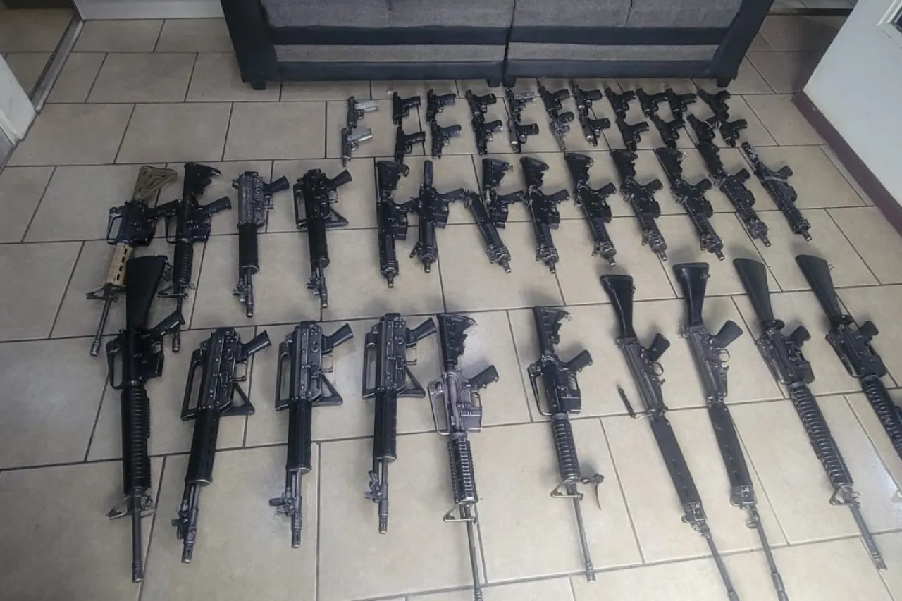 EU promete operativos contra tráfico de armas hacia México