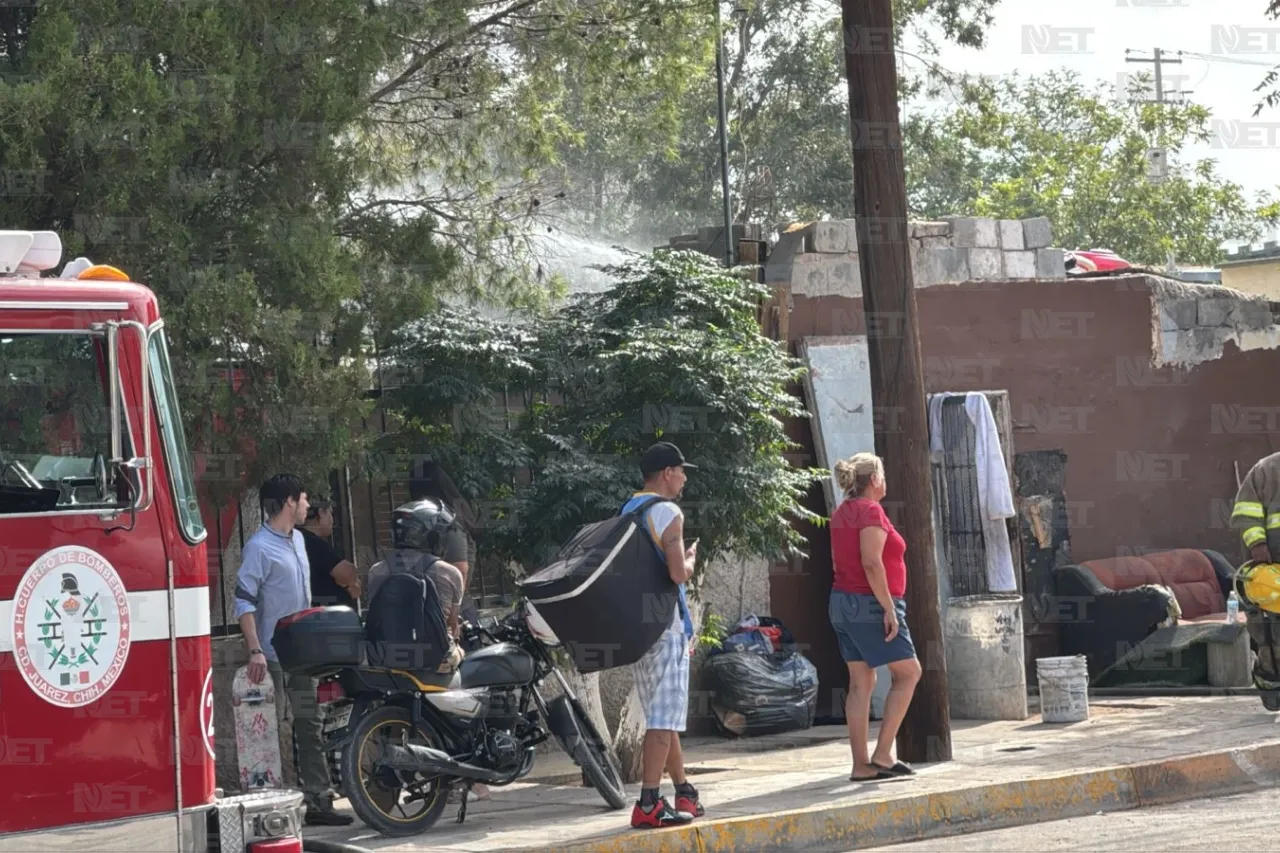 Casa incendiada en colonia El Granjero servía como basurero y 'picadero'