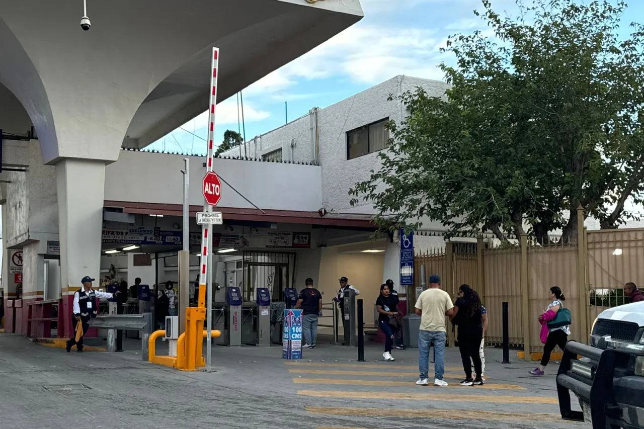 Tiempos variables en los puentes internacionales para cruzar a EU