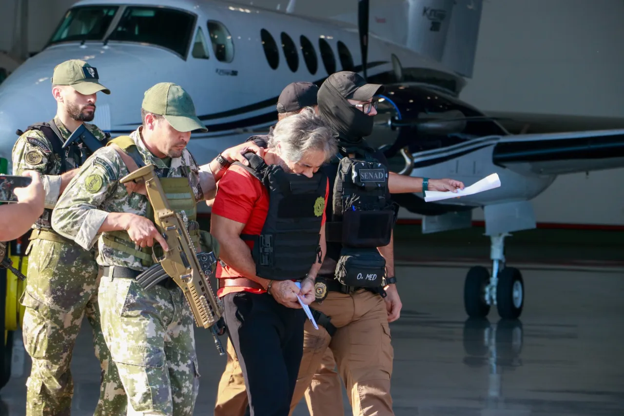 Trasladan a Hernán 'N' a México para cumplimentar orden de arresto