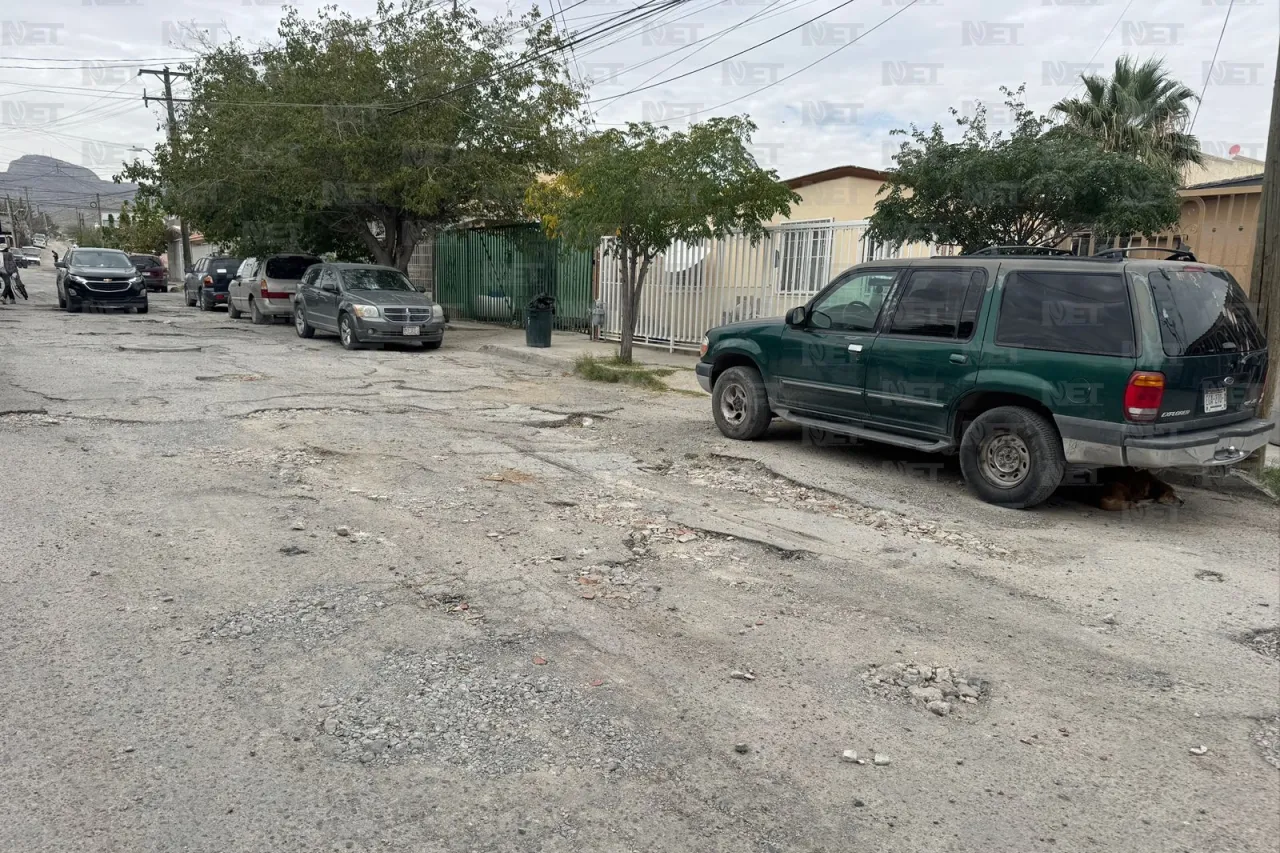 Vecinos exigen atención urgente en calles de la colonia Industrial