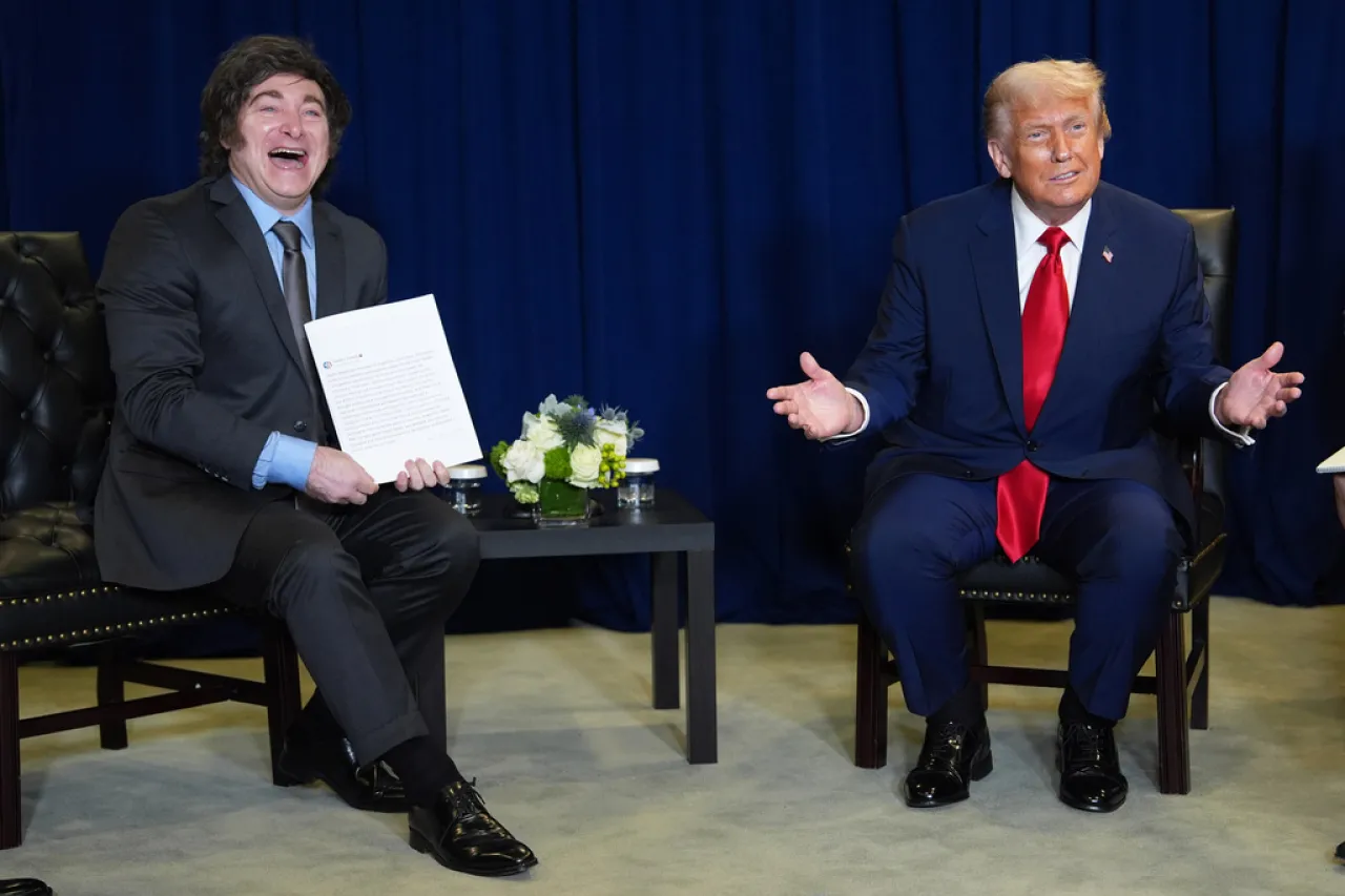 Milei busca alivio económico en crucial reunión con Trump en la Casa Blanca