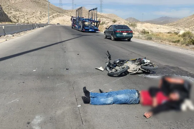 Derrapa en curva del Camino Real y sufre grave accidente