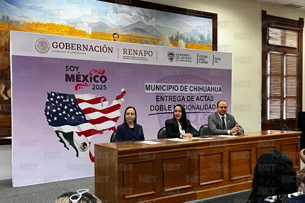 Entregan actas de doble nacionalidad en Chihuahua Capital