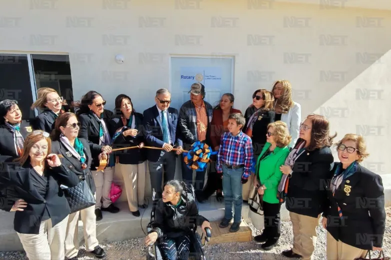 Entrega Club Rotario Juárez Campestre casa a la familia Jiménez Rentería