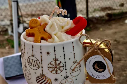 Invitan emprendedores al primer bazar navideño 2025