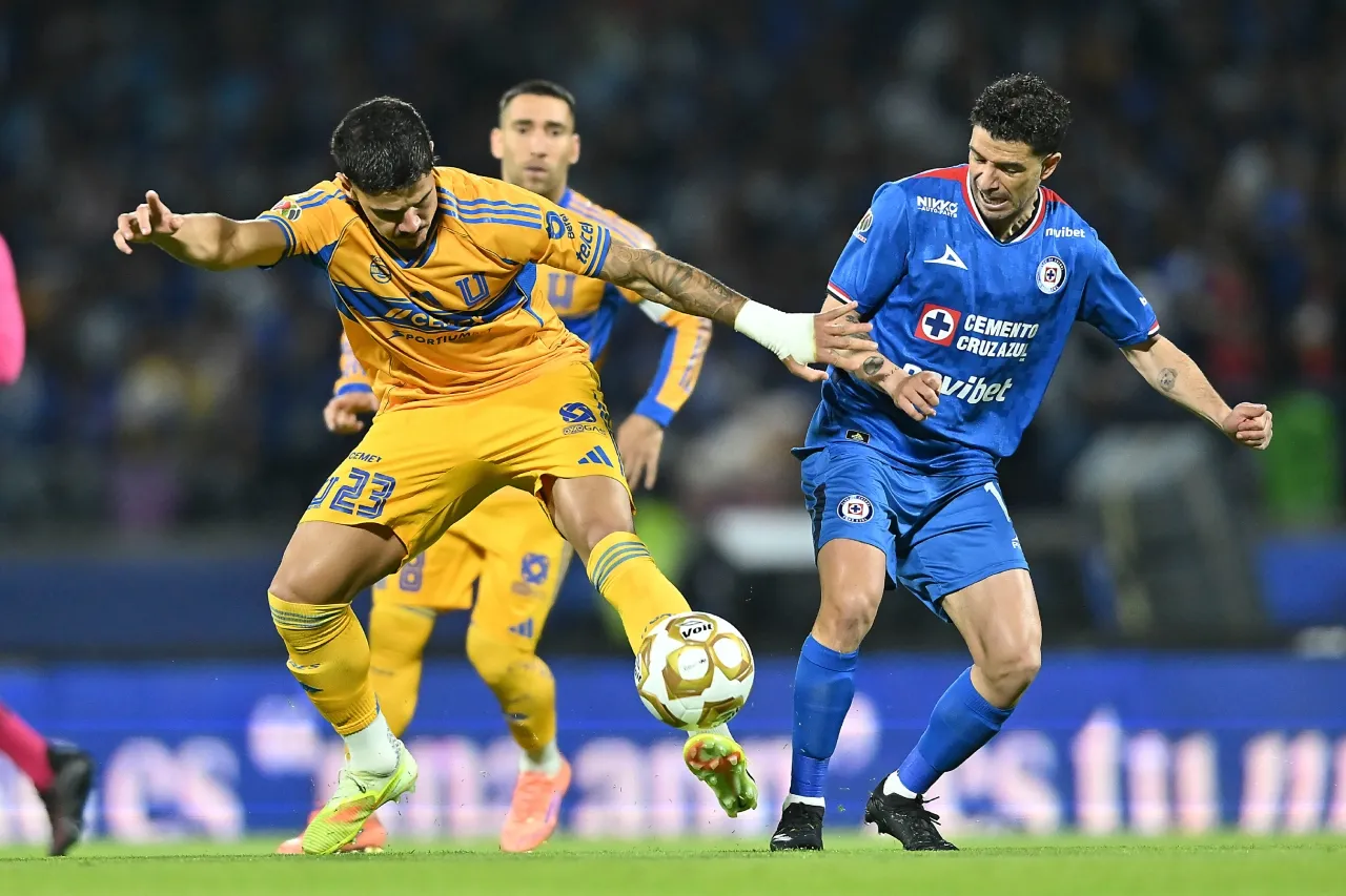 Empatan Cruz Azul y Tigres en la ida de la semifinal