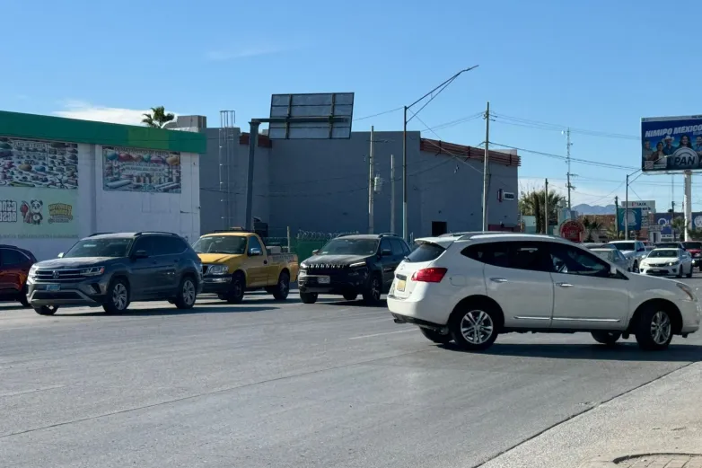 Atienden a vecinos de Waterfill tras amparo contra construcción de camellón