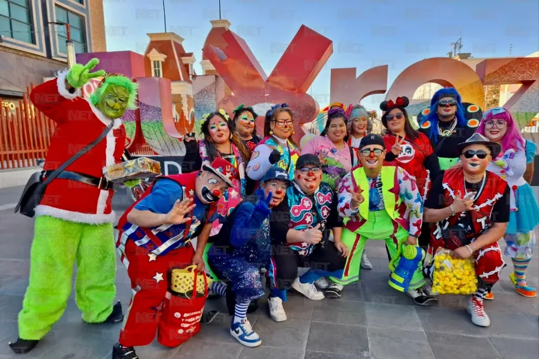Juárez: Payasos celebran su día con caminata en el Centro