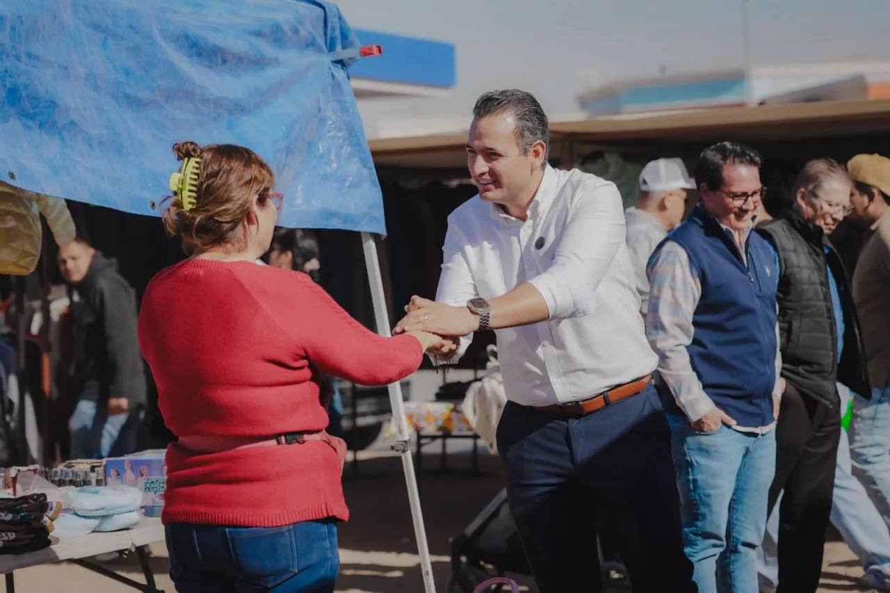 Recorre Marco Bonilla mercado San Pancho en Juárez y escucha a su gente