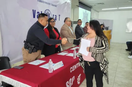 Celebran graduación del programa 'Valórate'