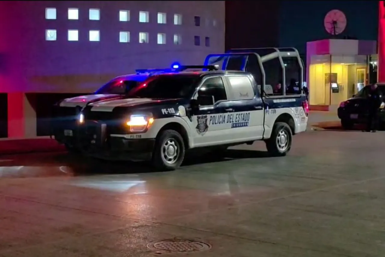 Lleva a su hijo herido de bala al hospital