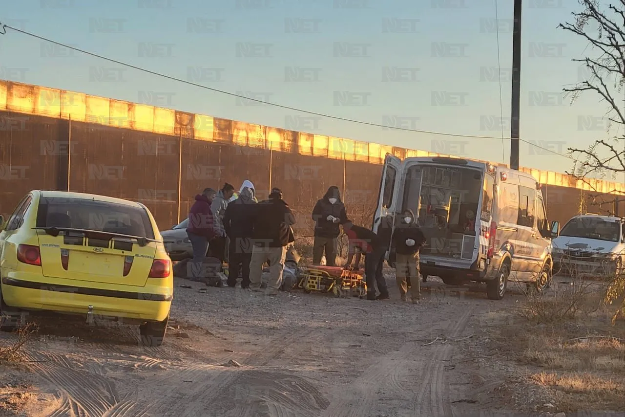 Choque cerca del muro fronterizo deja motociclista lesionado